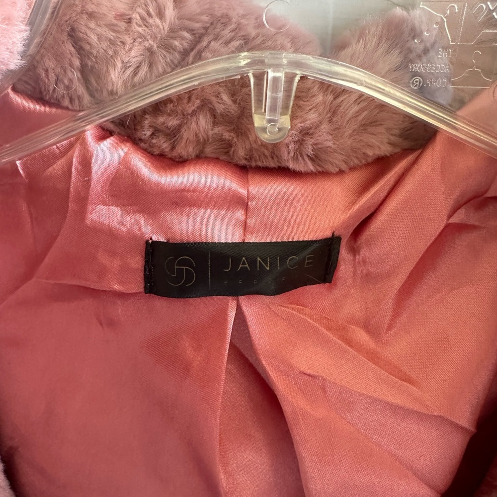 Fuzzy pink jacket - Picture 3 of 3